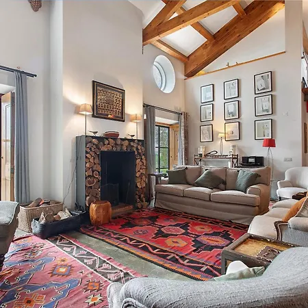 Big Red Barn - Spectacular * Óbidos