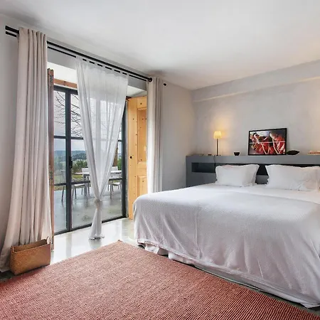 Big Red Barn - Spectacular