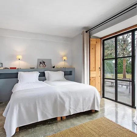 Big Red Barn - Spectacular * Óbidos